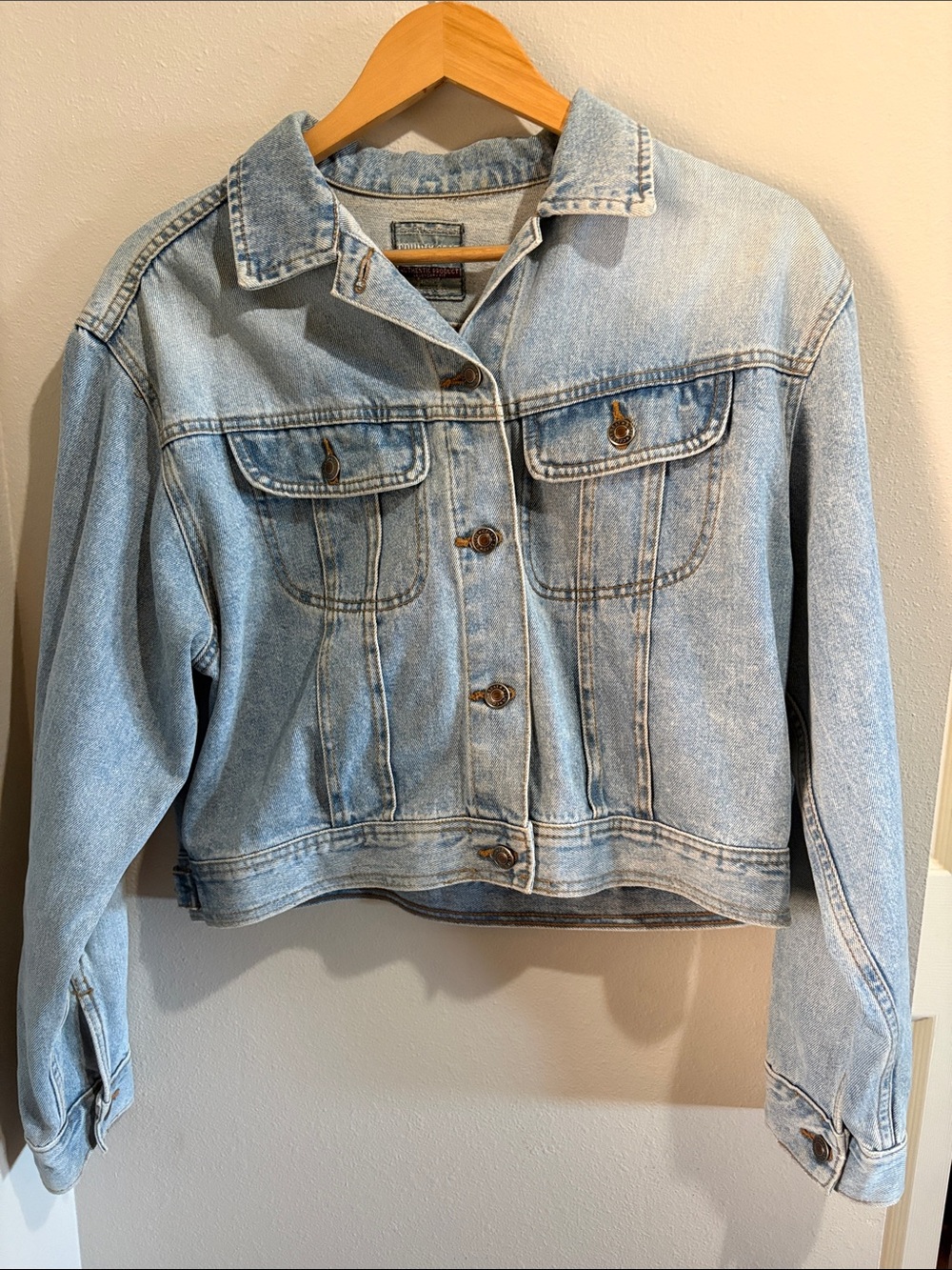 County Seat Women's Light Blue Denim Trucker Jacket - Casual Layering (large)